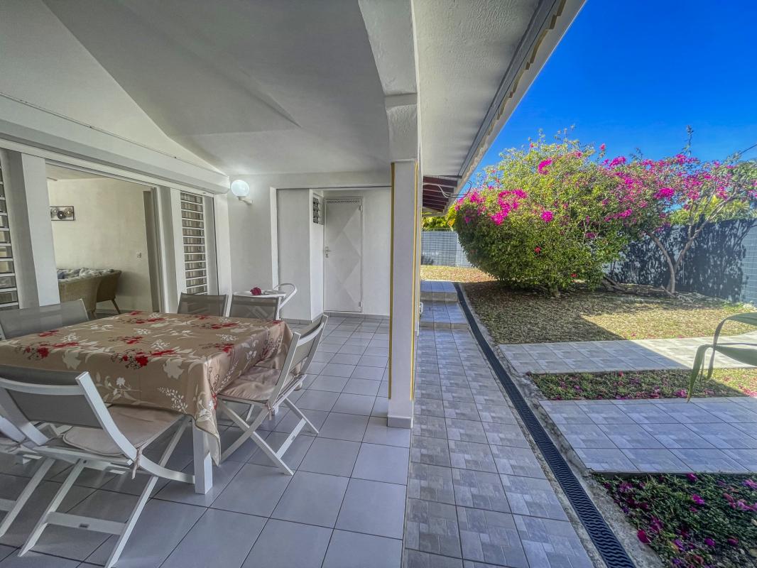 6.Location villa piscine Saint François Guadeloupe_terrasse